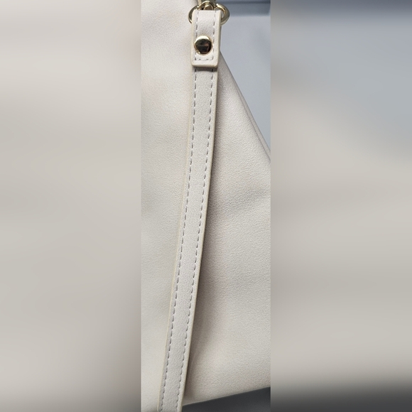 Imoshion Oversized Wristlet Clutch Makeup Bag With Floral Appliques - Picture 4 of 14